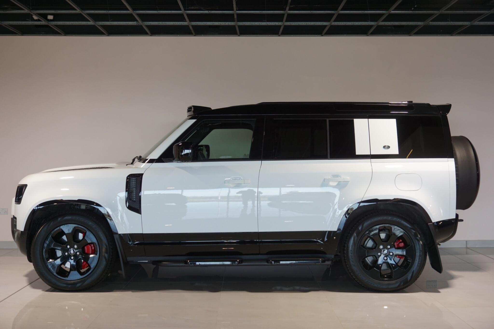 Land Rover Defender 110 2.0 P400e 15.4kWh X-Dynamic HSE SUV 5dr Petrol Plug-in Hybrid Auto 4WD Euro 6 (s/s) (404 ps)